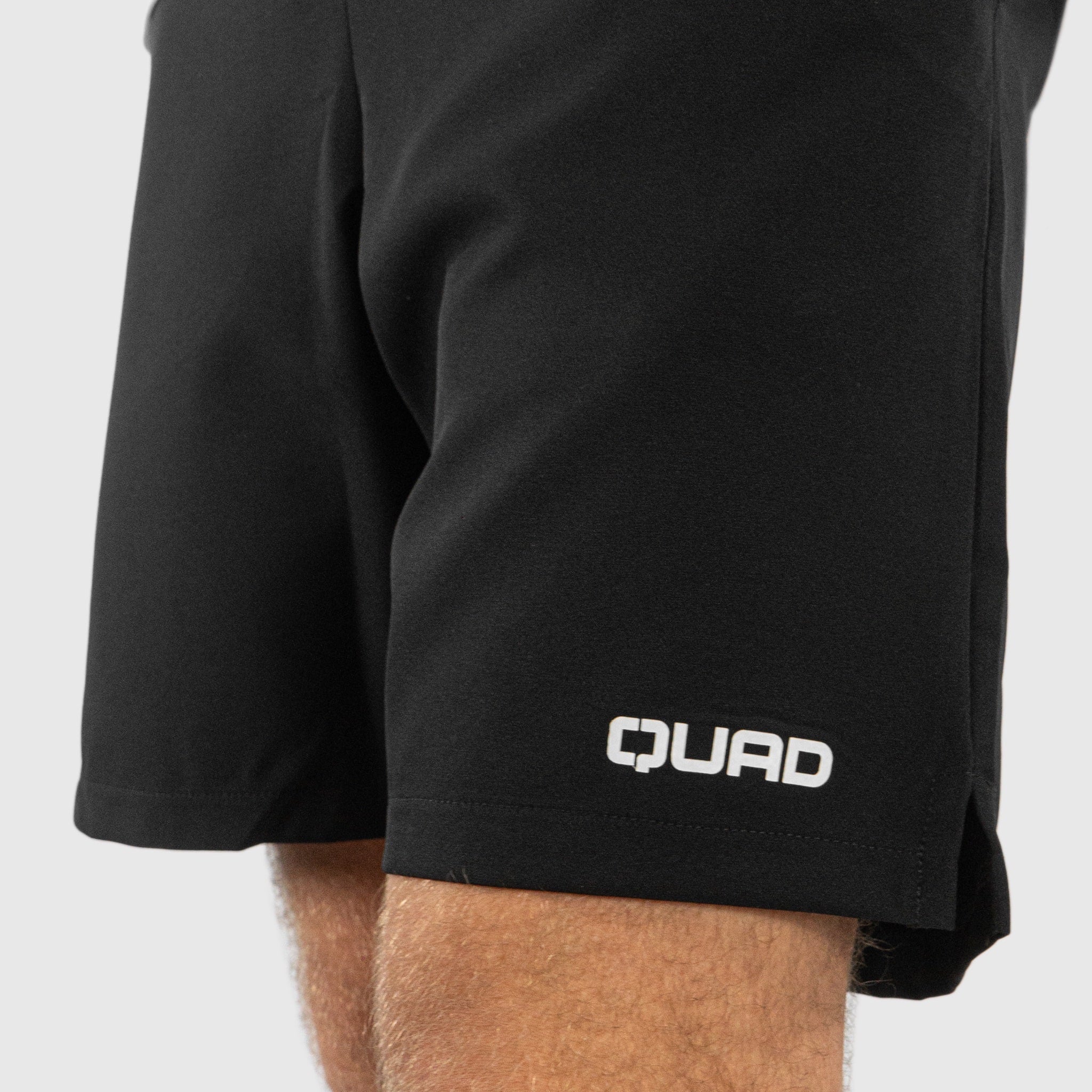 Quad Padel Court shorts black details